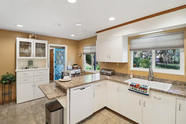 $459,900 | 3283 Middleton Lane, Redding, CA 96002