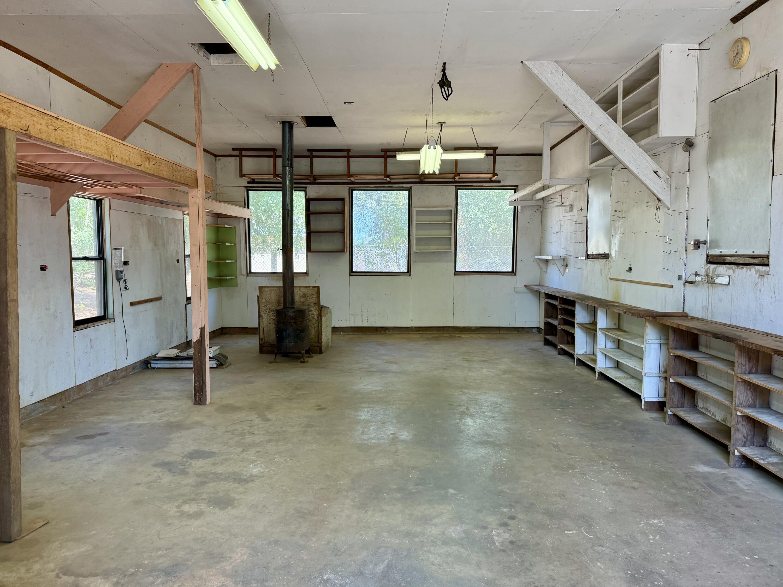 3283 Middleton Lane Redding, CA 96002 - Photo 42 of 43 Shop