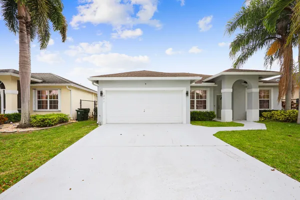 $3,600 | 1209 Olympic Circle, Greenacres, FL 33413
