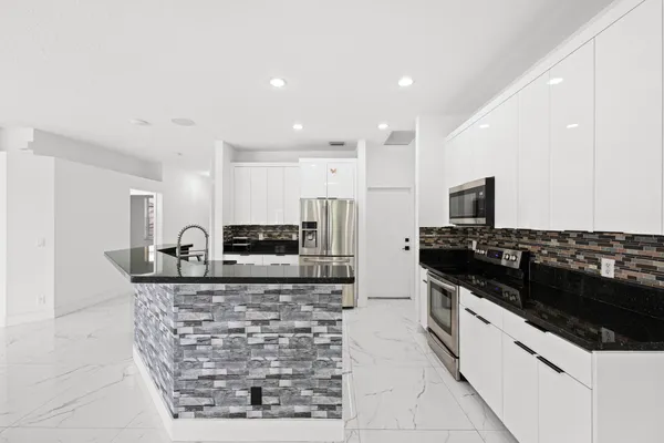 $3,600 | 1209 Olympic Circle, Greenacres, FL 33413