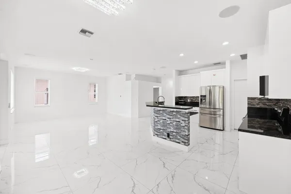 $3,600 | 1209 Olympic Circle, Greenacres, FL 33413