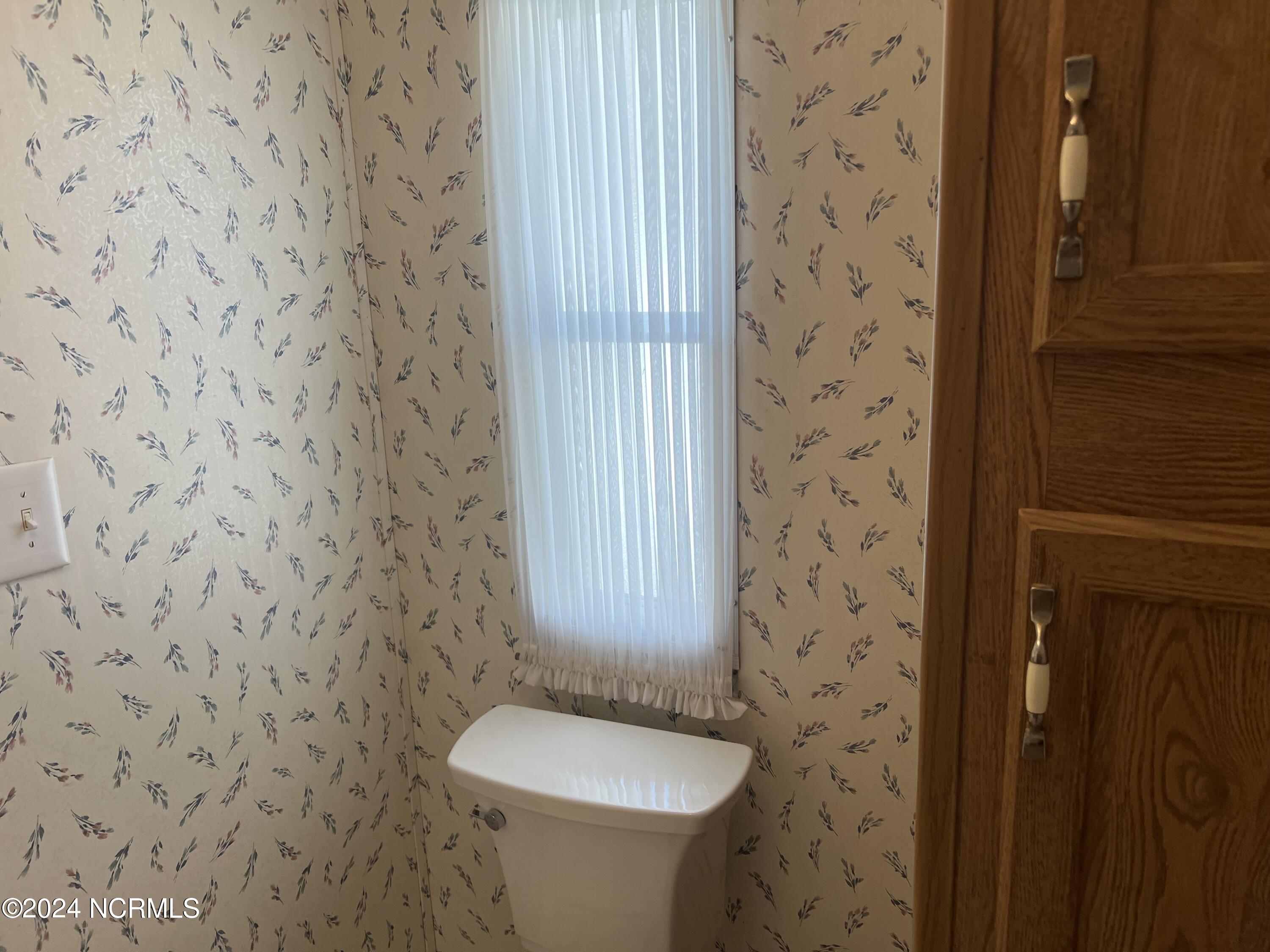 4345 Colonial Road Tarboro, NC 27886 - Photo 21 of 32 Master Bath