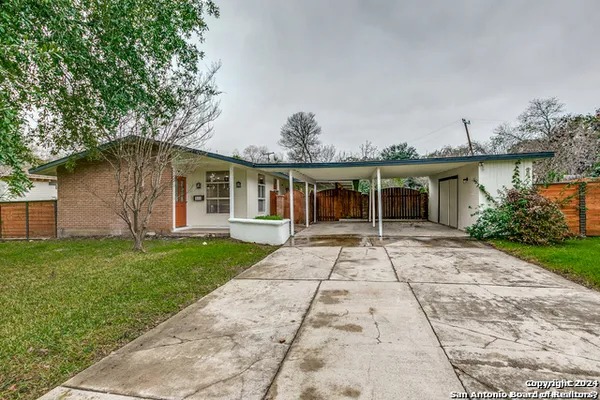 $2,100 | 511 East Hathaway Drive, San Antonio, TX 78209