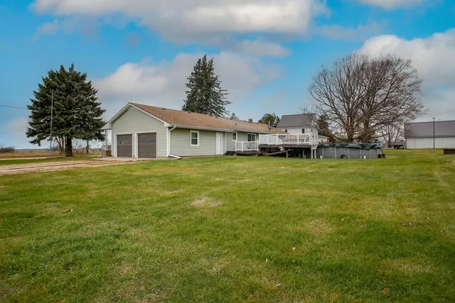 $215,000 | 1477 Highway 75, Freeport, IL 61032