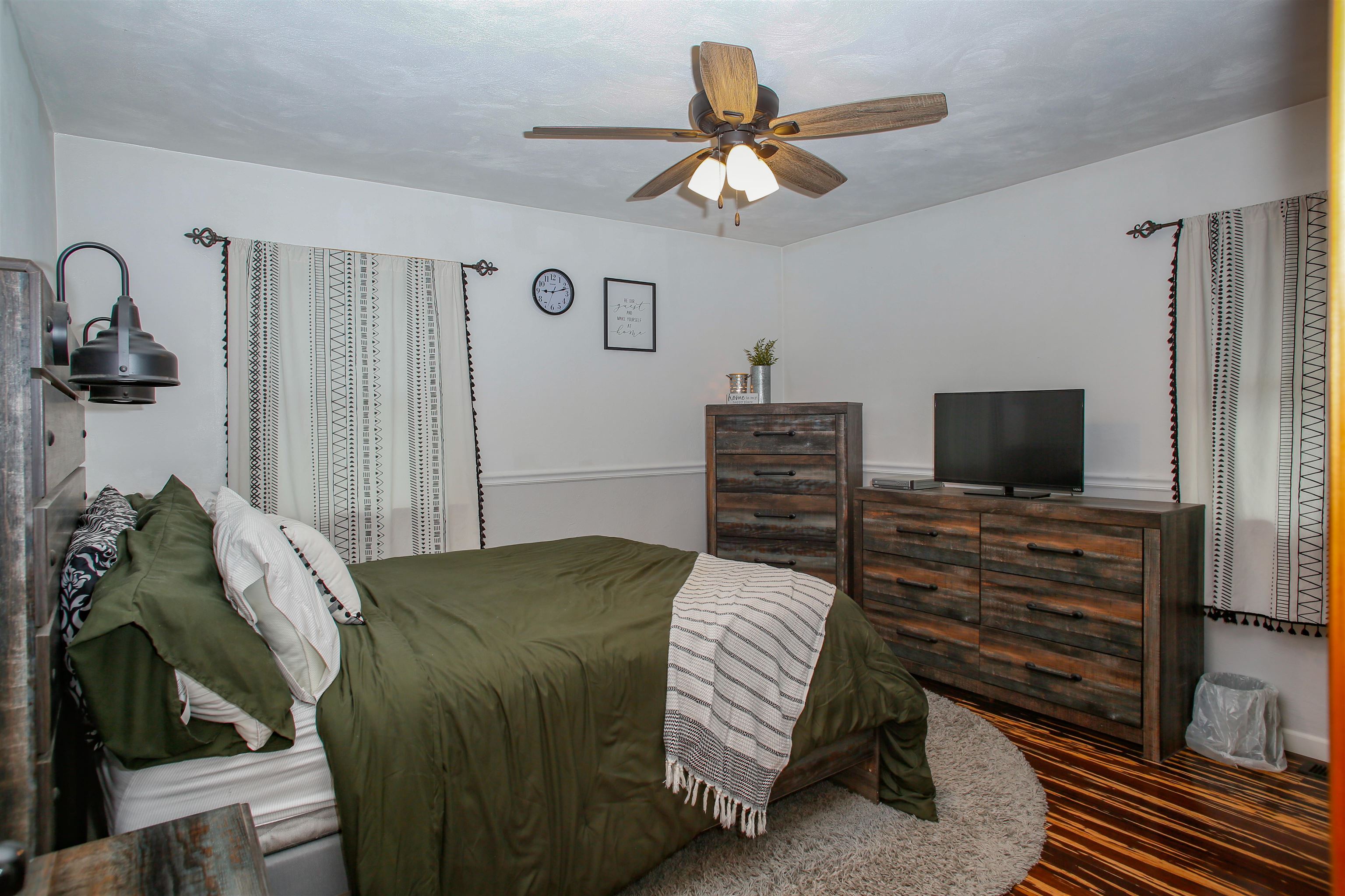 1477 Highway 75 Freeport, IL 61032 - Photo 13 of 13 a bedroom with a bed and a television