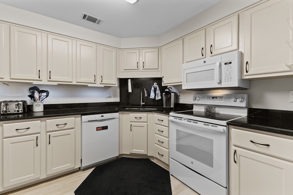 770 Salisbury Street, Unit 346 Worcester, MA 01609 - Photo 14 of 26