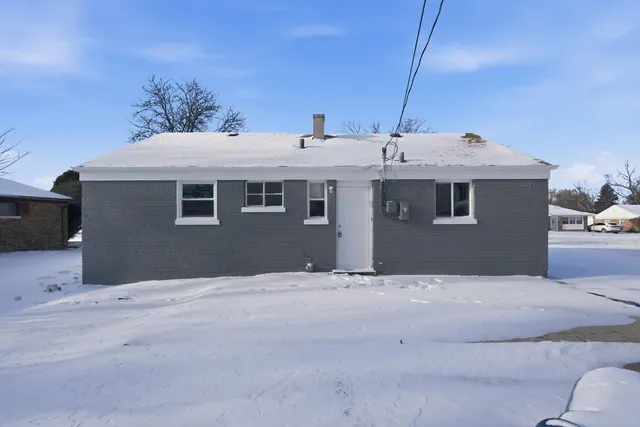 $109,900 | 223 South Orchard Drive, Park Forest, IL 60466