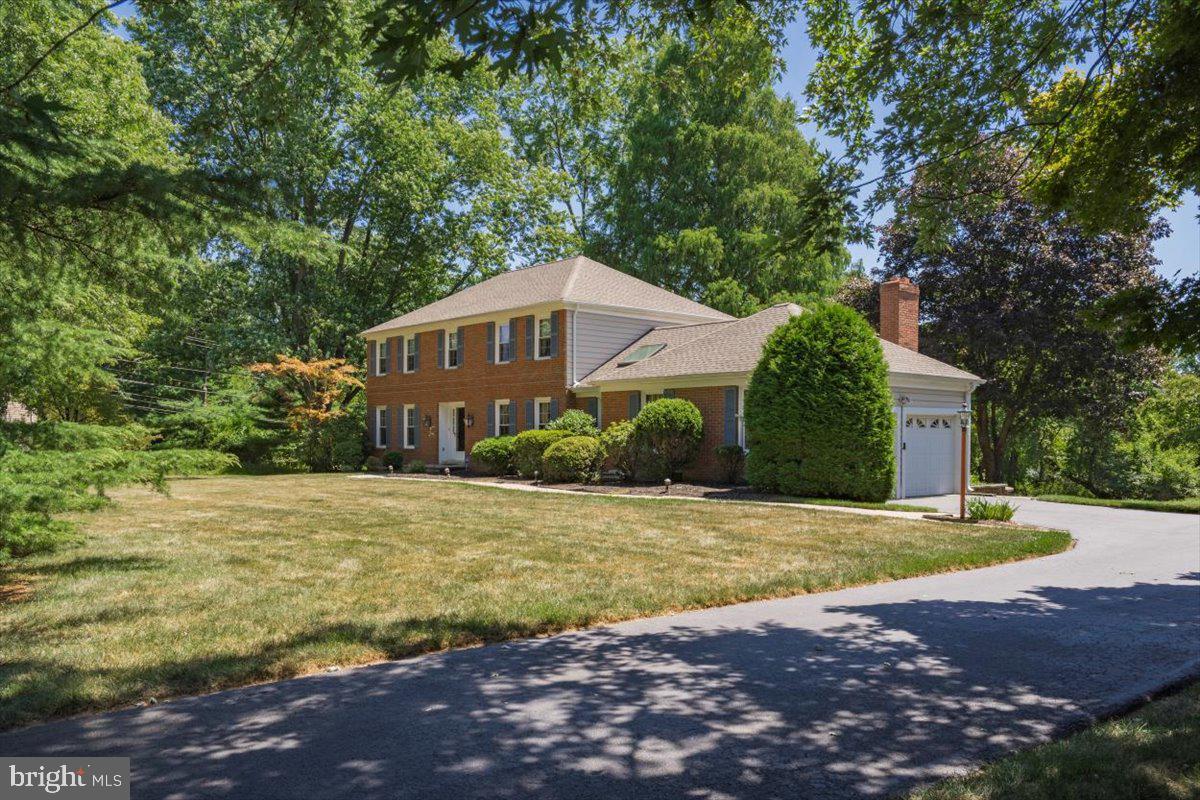 2310 Pineview Drive Malvern, PA 19355 - Photo 2 of 34