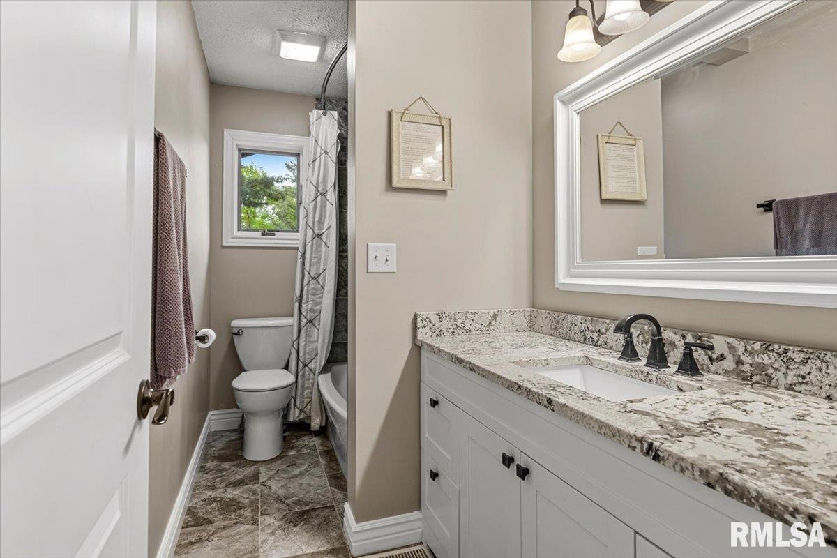 4231 Stone Road Springfield, IL 62707 - Photo 16 of 85