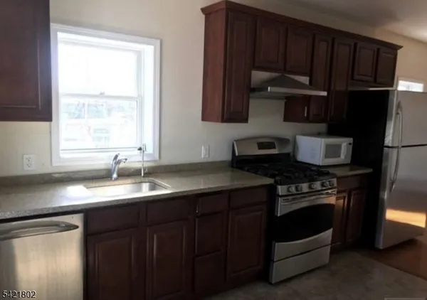 $2,400 | 237 Closter Dock Road, Unit 5, Closter, NJ 07624