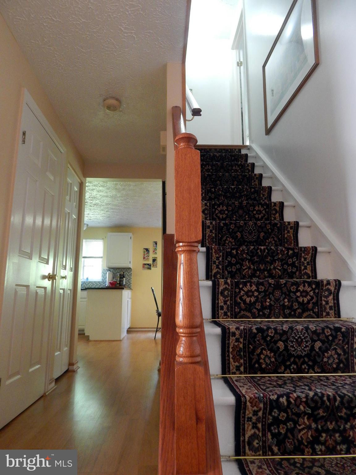 5776 Heming Avenue Springfield, VA 22151 - Photo 3 of 25 a view of entryway and gallery