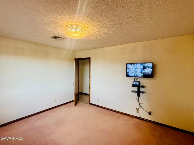 $3,199 | 527 Westlake Drive, Palmdale, CA 93551