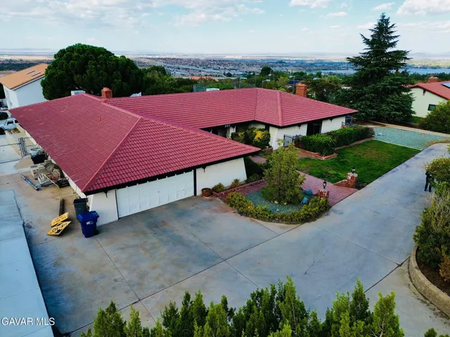 $3,199 | 527 Westlake Drive, Palmdale, CA 93551