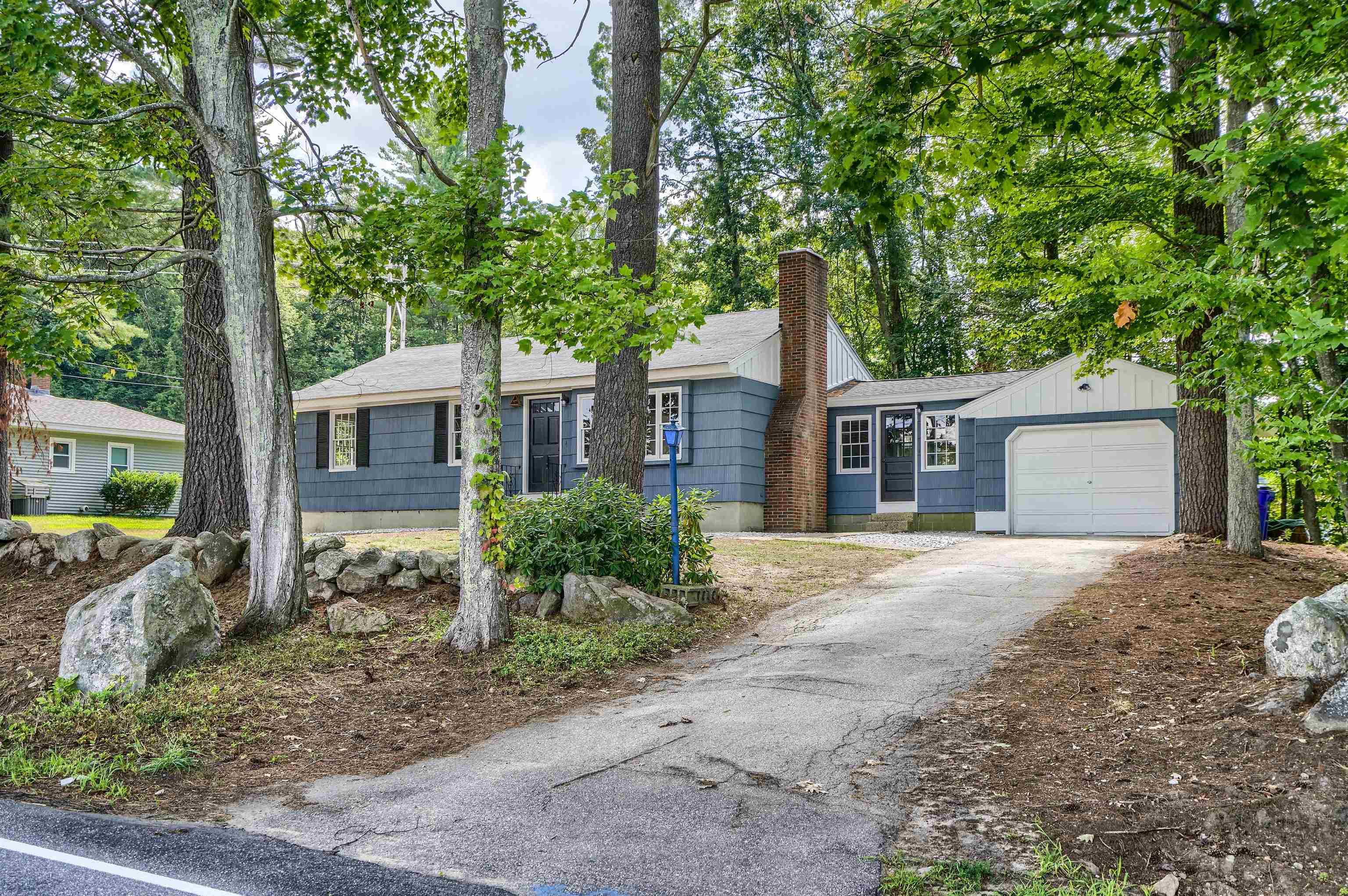 34 Wallace Road Goffstown, NH 03045 - Photo 3 of 40