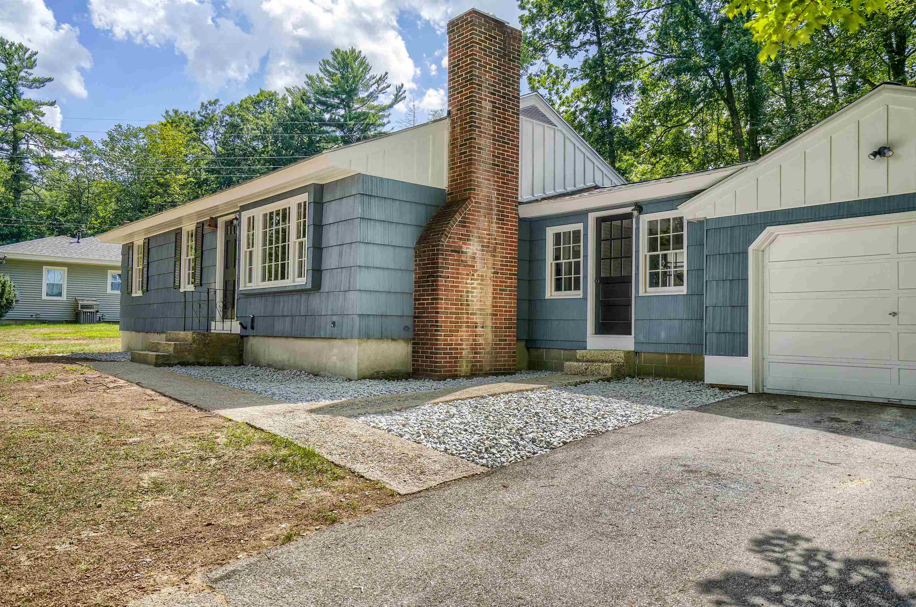 34 Wallace Road Goffstown, NH 03045 - Photo 4 of 40