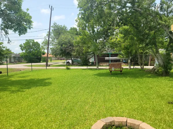 $65,000 | 220 North Avenue B, Freeport, TX 77541