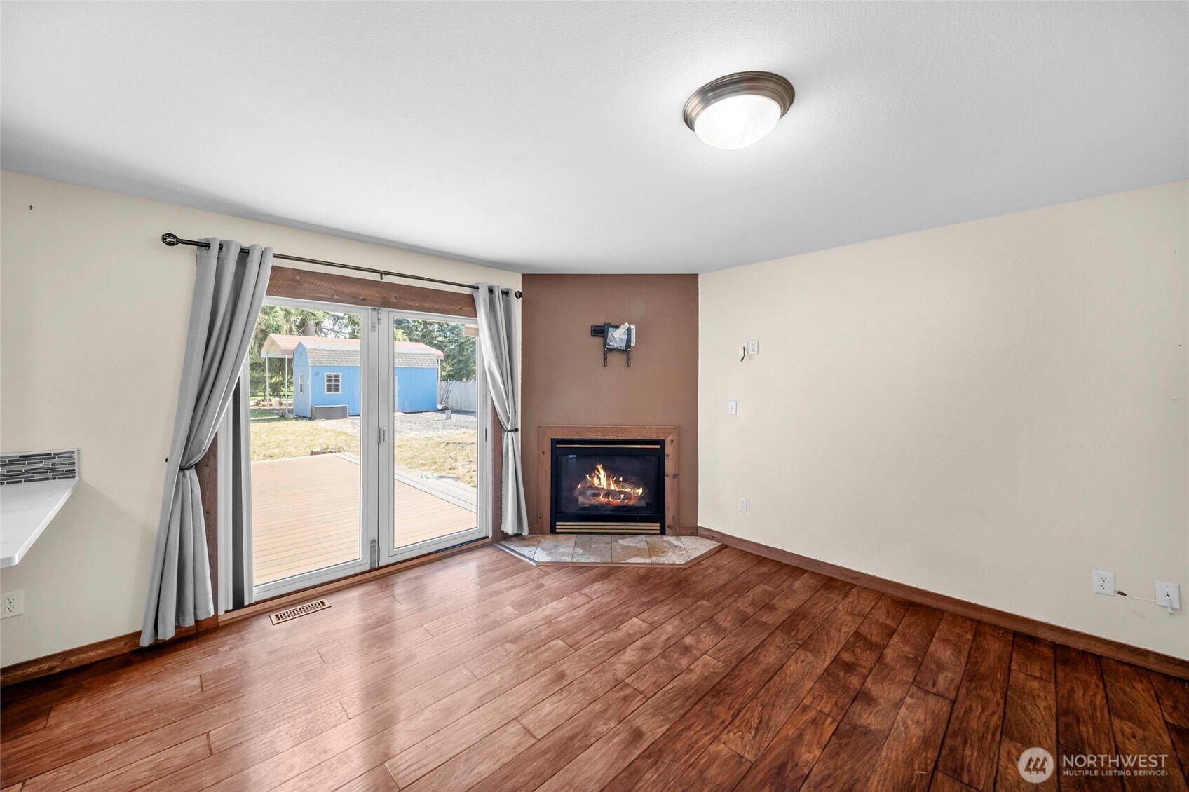 5921 184th Lane Southwest Rochester, WA 98579 - Photo 7 of 38