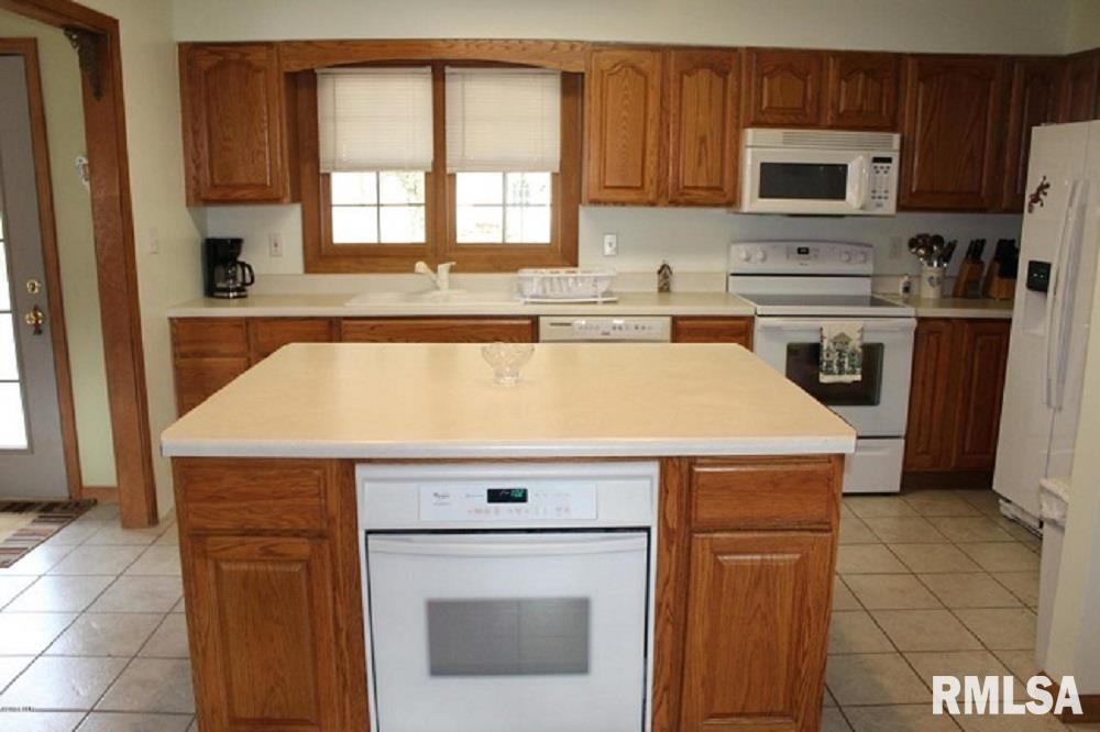 3848 Vickers Road Marion, IL 62959 - Photo 8 of 21 Gallery Image 8
