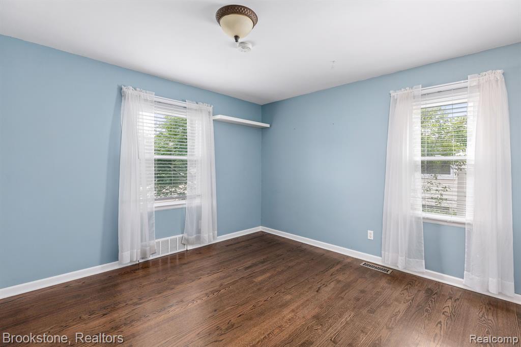 2120 Oxford Road Berkley, MI 48072 - Photo 15 of 42