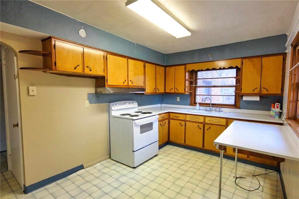 389 Story Road Export, PA 15632 - Photo 12 of 31 Eat in kitchen