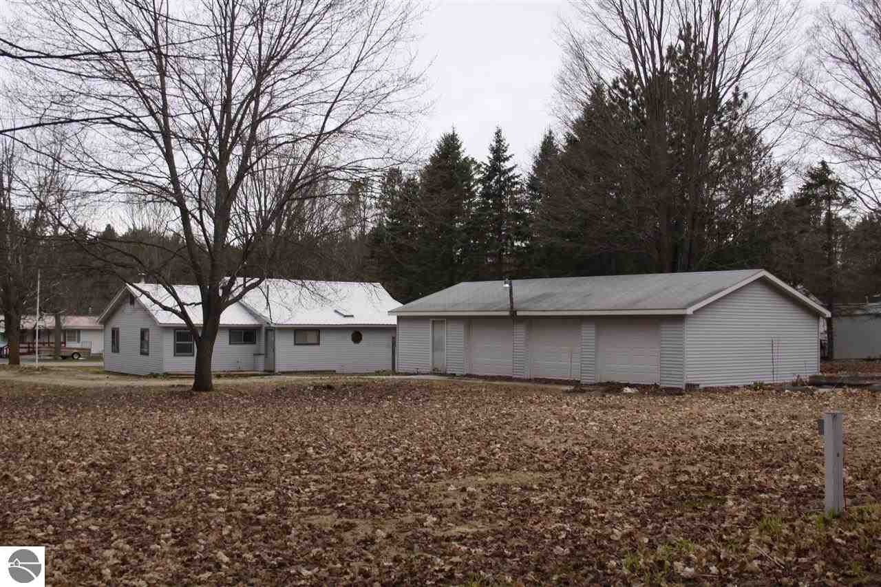 3689 Wallaker Road Benzonia, MI 49616 - Photo 13 of 27 1783894-12.JPG