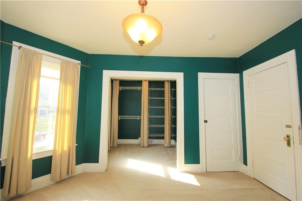 915 Malvern Road Pittsburgh, PA 15202 - Photo 14 of 23 This alternate view of the master bedroom shows the adjacent 8'X7' dressing room with closet area. Very Nice!