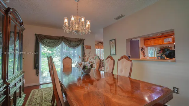 $795,000 | 810 Greenbriar Avenue, Davie, FL 33325