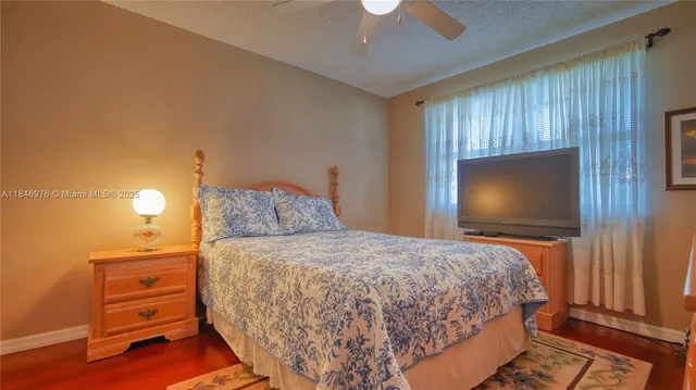 $795,000 | 810 Greenbriar Avenue, Davie, FL 33325