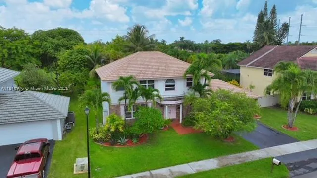 $795,000 | 810 Greenbriar Avenue, Davie, FL 33325