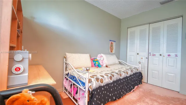 $795,000 | 810 Greenbriar Avenue, Davie, FL 33325