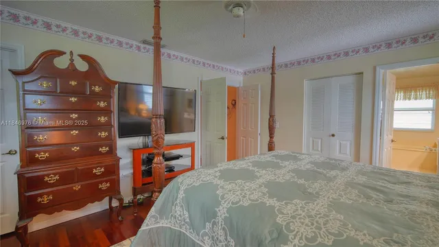 $795,000 | 810 Greenbriar Avenue, Davie, FL 33325