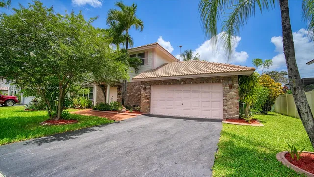 $795,000 | 810 Greenbriar Avenue, Davie, FL 33325
