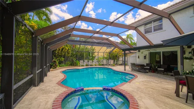 $795,000 | 810 Greenbriar Avenue, Davie, FL 33325