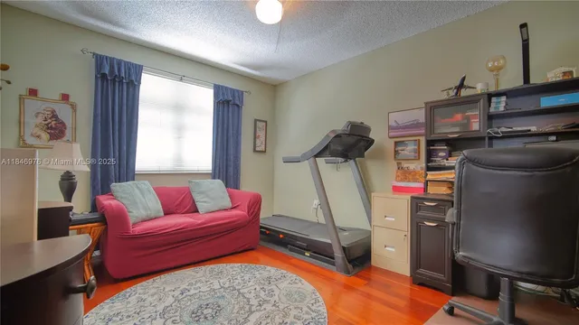 $795,000 | 810 Greenbriar Avenue, Davie, FL 33325