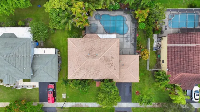 $795,000 | 810 Greenbriar Avenue, Davie, FL 33325