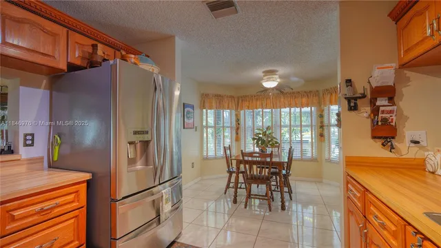 $795,000 | 810 Greenbriar Avenue, Davie, FL 33325