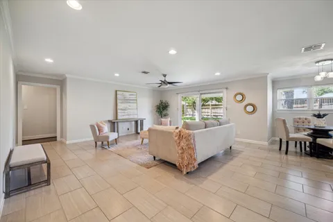 $545,000 | 2910 Freshmeadows Drive, Houston, TX 77063