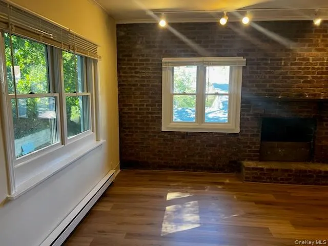 $1,800 | 20 Oyster Bay Road, Unit BACK, Locust Valley, NY 11560
