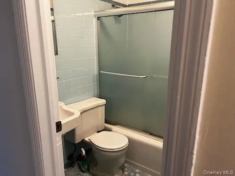 $1,800 | 20 Oyster Bay Road, Unit BACK, Locust Valley, NY 11560