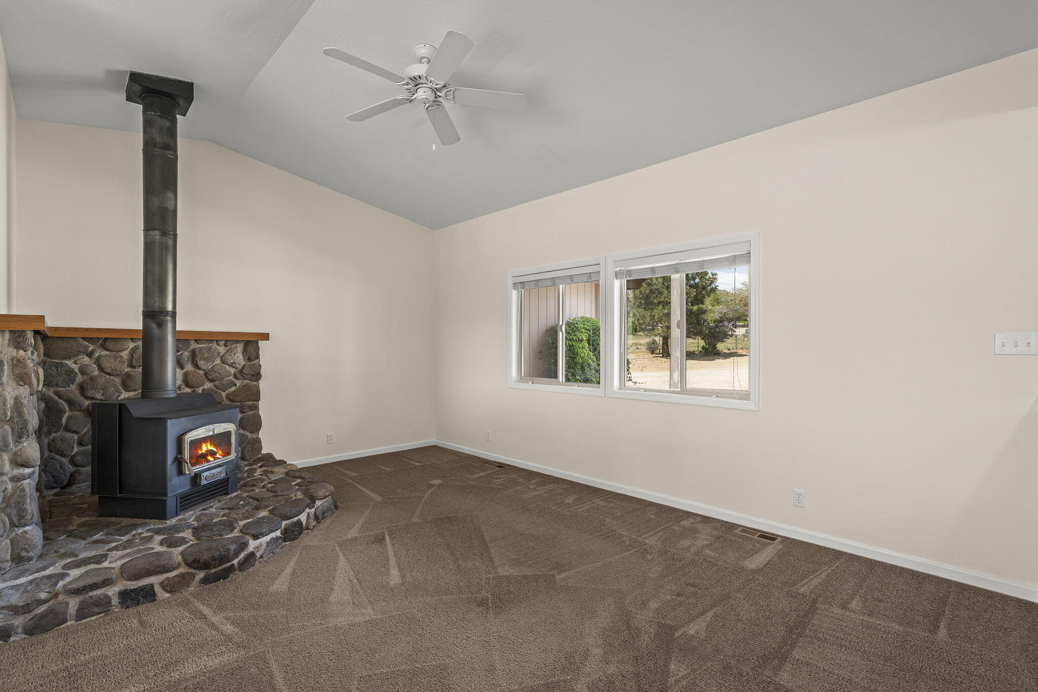 9333 Tomahawk Way Reno, NV 89506 - Photo 4 of 27 4-web-or-mls-_DSC9822