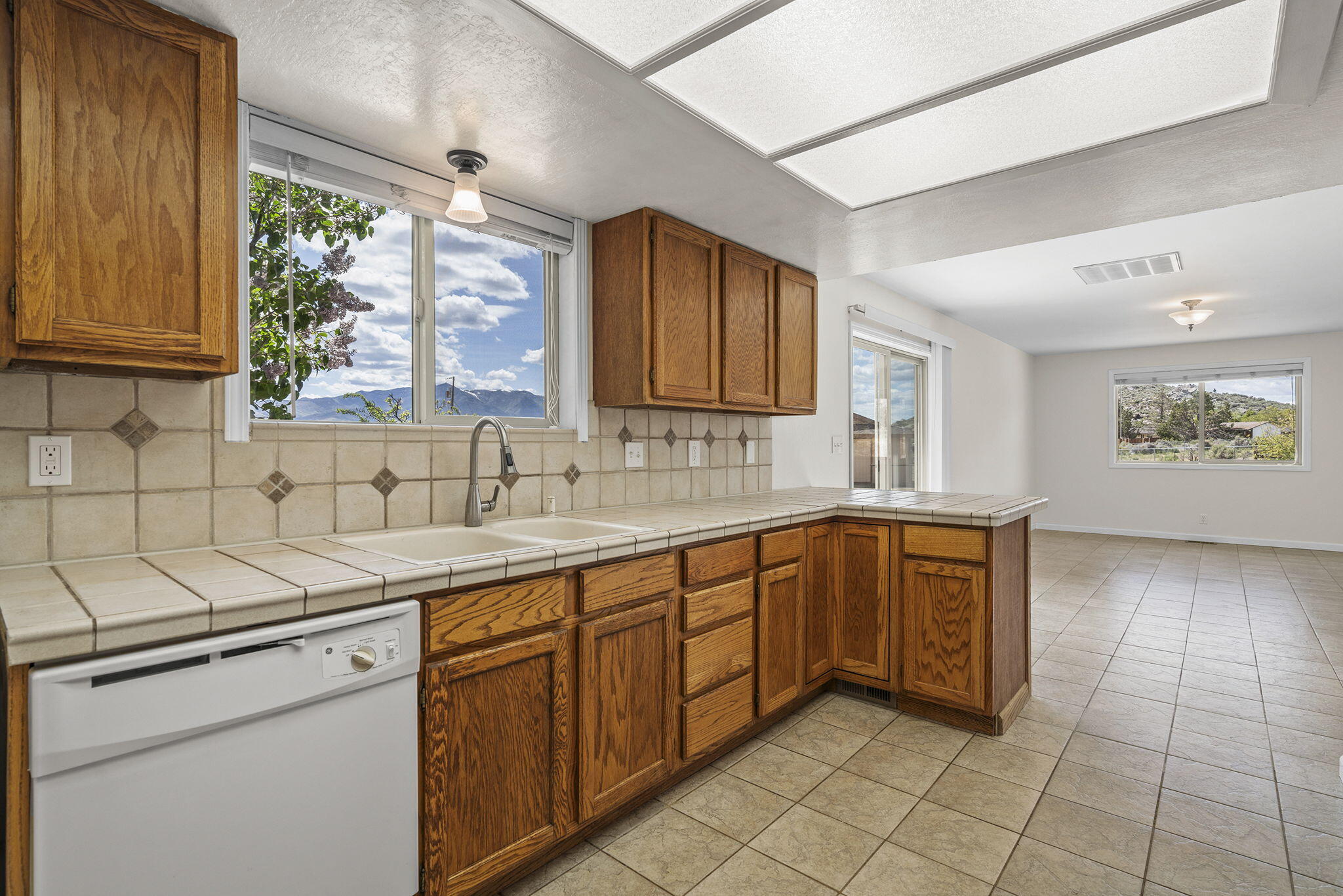 9333 Tomahawk Way Reno, NV 89506 - Photo 7 of 27 7-web-or-mls-_DSC9812