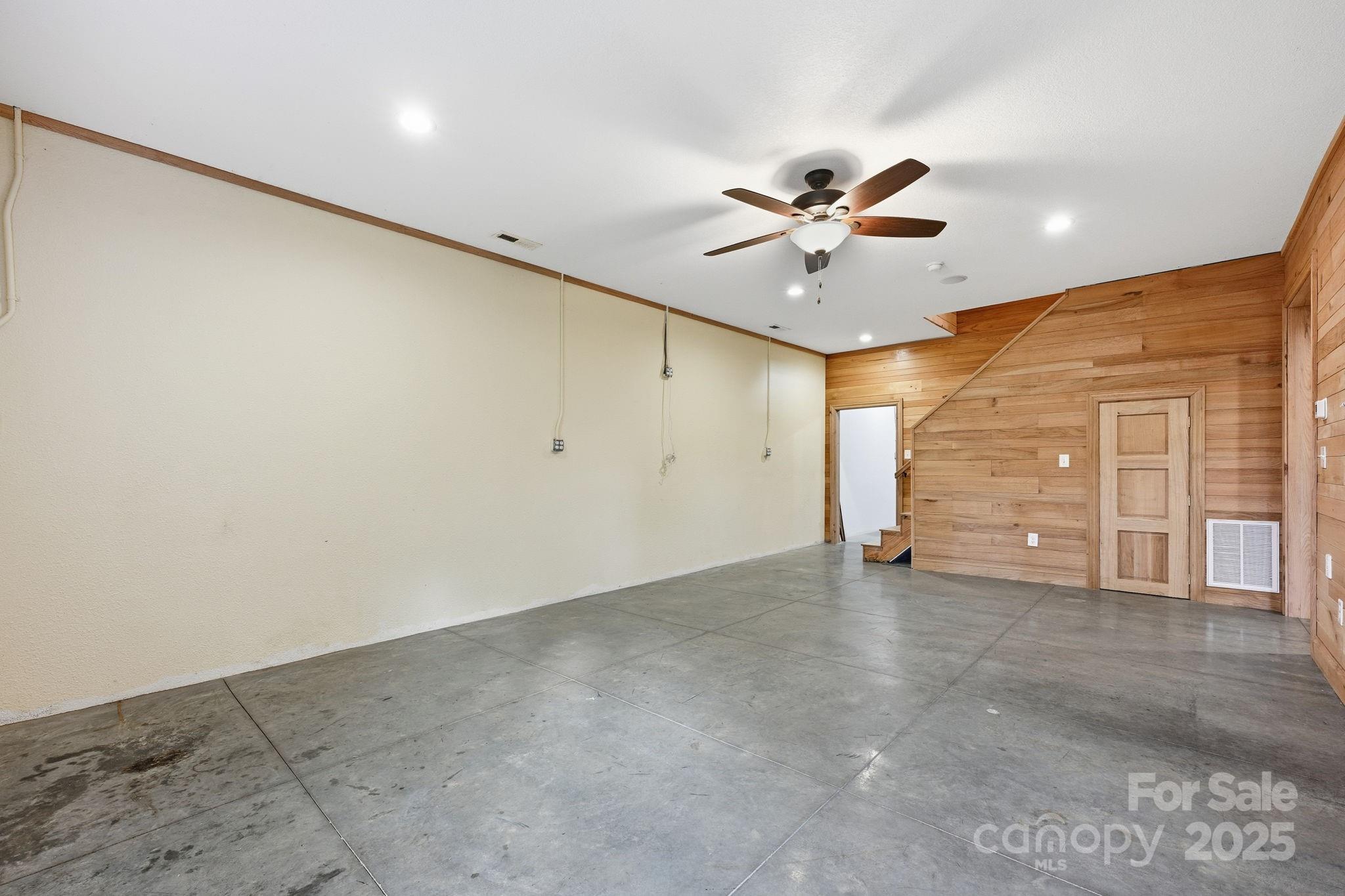 365 Kepley Road Salisbury, NC 28147 - Photo 42 of 48 an empty room with closet and a ceiling fan