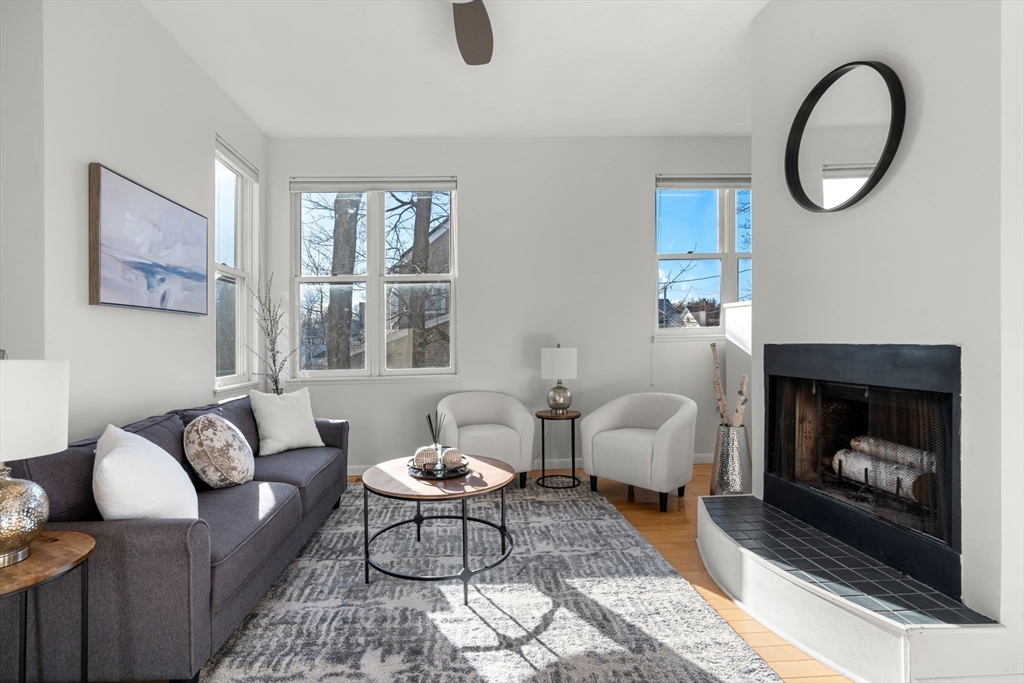 16 Alden Place, Unit 16 Newton, MA 02465 - Photo 2 of 26