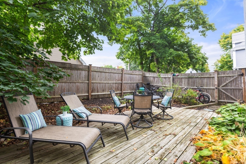 16 Alden Place, Unit 16 Newton, MA 02465 - Photo 23 of 26