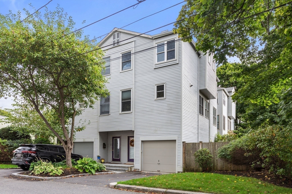 16 Alden Place, Unit 16 Newton, MA 02465 - Photo 25 of 26