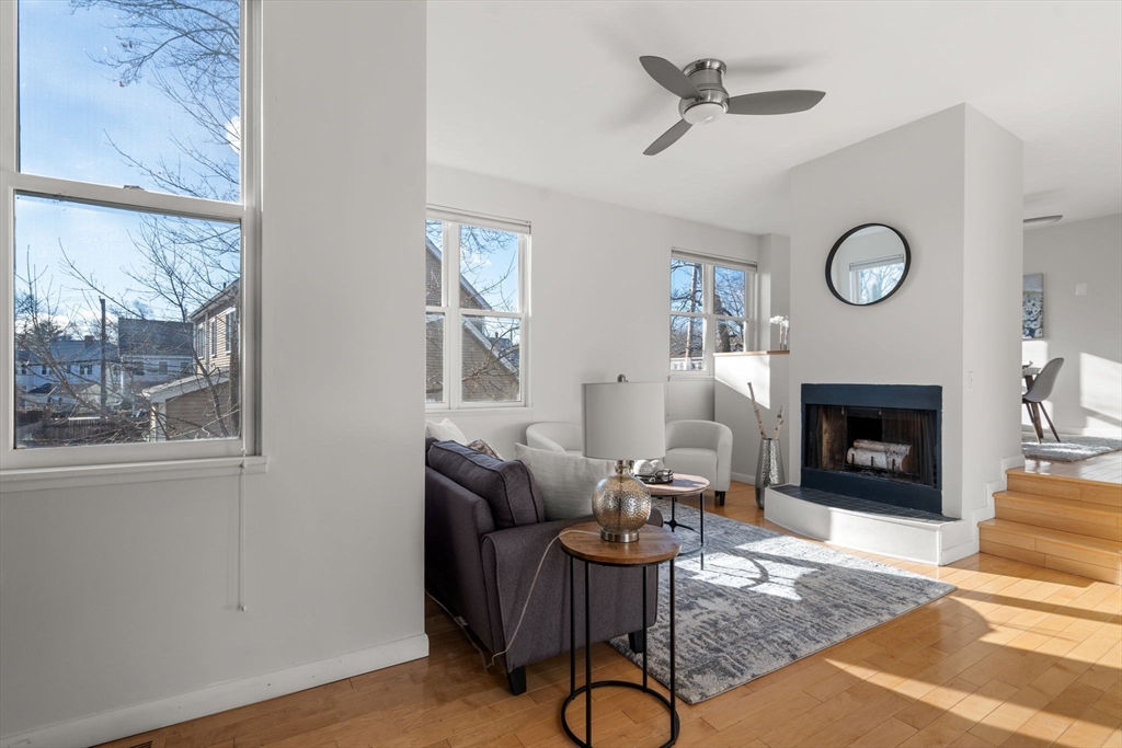 16 Alden Place, Unit 16 Newton, MA 02465 - Photo 4 of 26