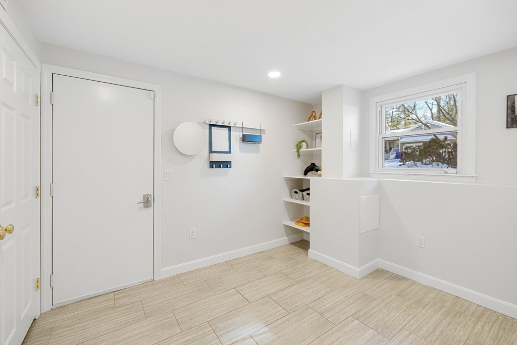 41 Dunster Road Bedford, MA 01730 - Photo 30 of 42 Gallery Image 30
