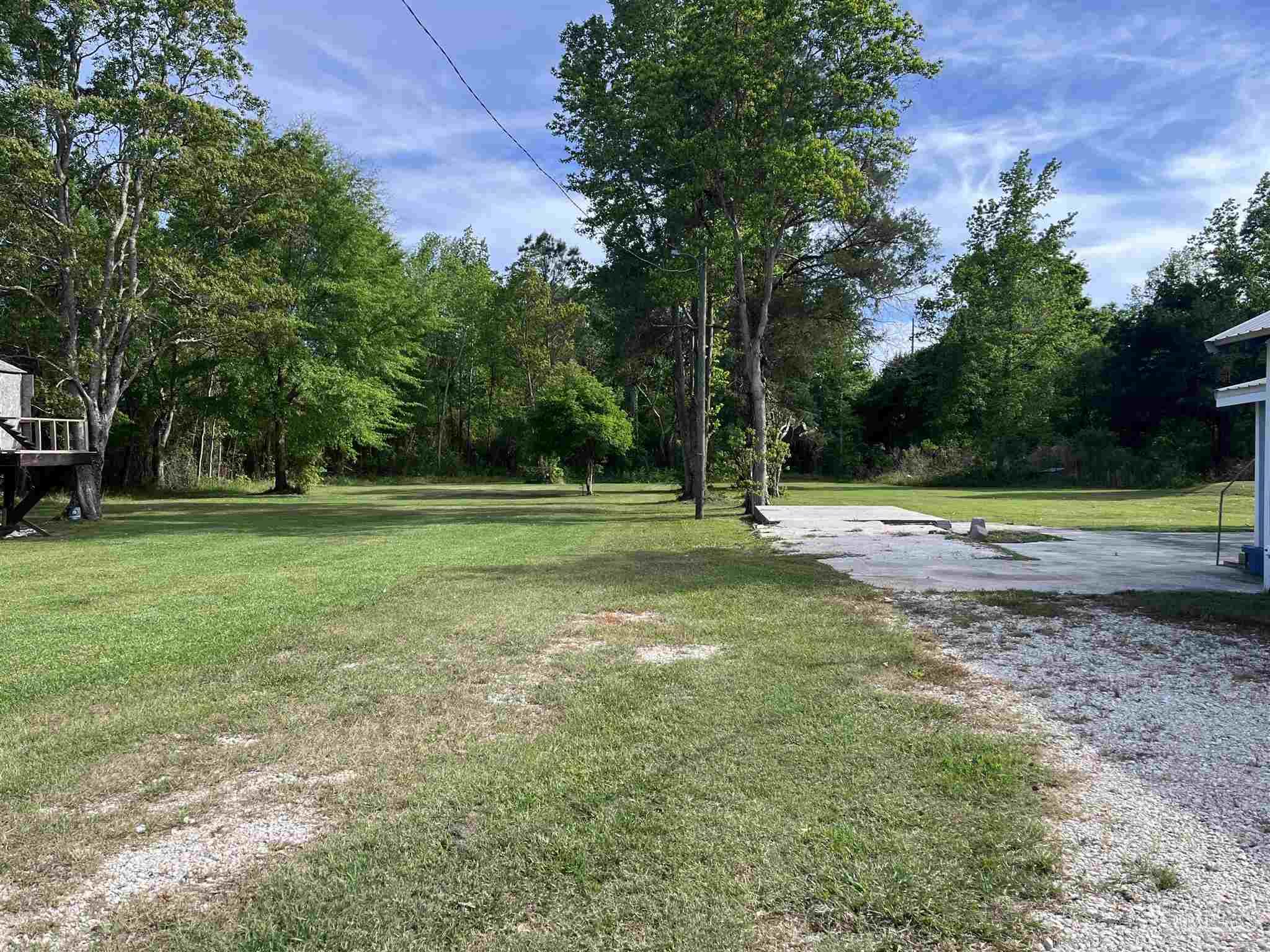 102 W Avenue Atmore, AL 36502 - Photo 19 of 25 a view of a park