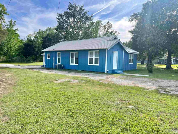 $149,000 | 102 W Avenue, Atmore, AL 36502
