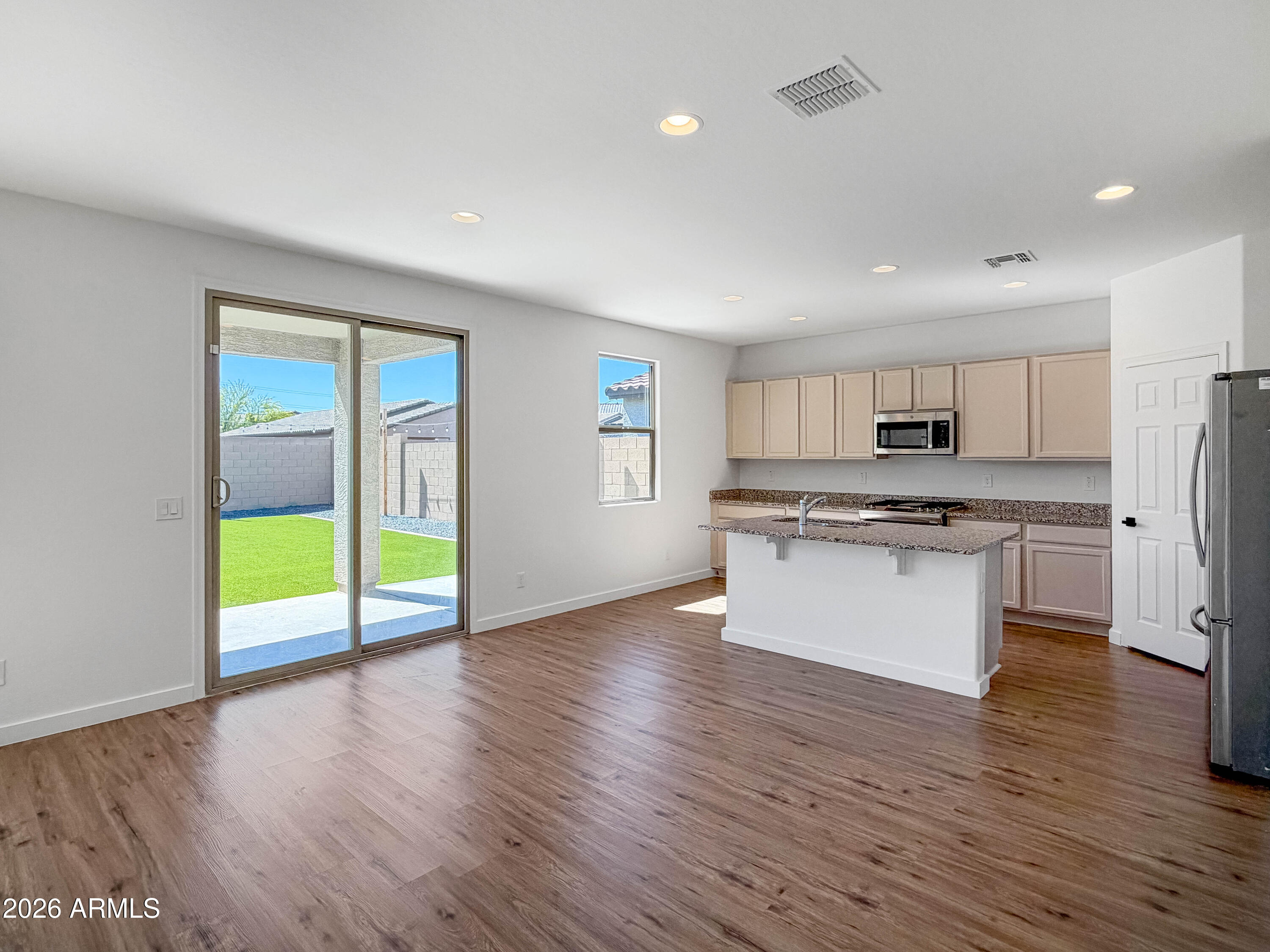 3215 West Pollack Street Phoenix, AZ 85041 - Photo 7 of 23